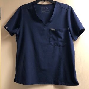 Large Figs one pocket scrub top. Navy blue